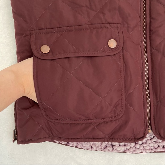 Reversible Purple Sherpa Vest - Picture 13 of 14